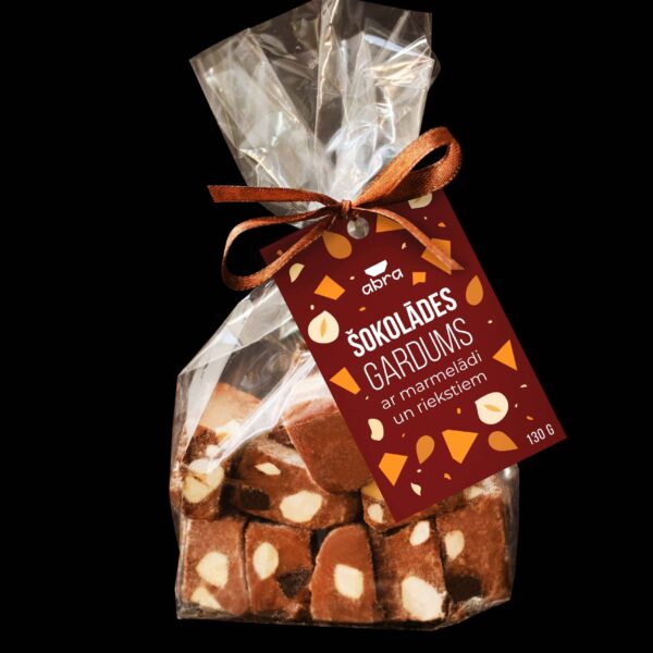 Šokolādes gardums ar marmelādi un riekstiem